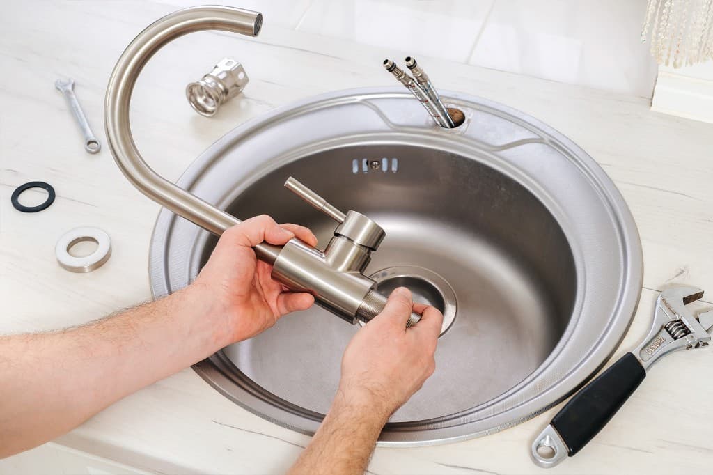 Установка смесителя — установка смесителя на кухне